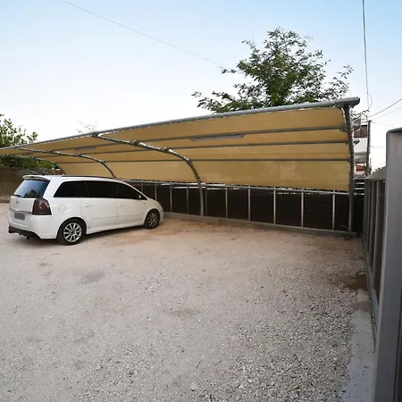 Apartahotel Stoudios Georgias