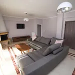 Stoudios Georgias Aparthotel