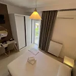 Aparthotel Stoudios Georgias Arkoudi