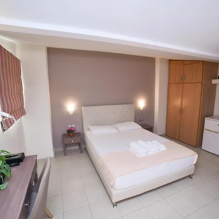 Aparthotel Stoudios Georgias Arkoudi