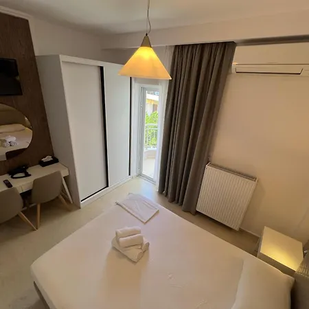 Aparthotel Stoudios Georgias Arkoudi