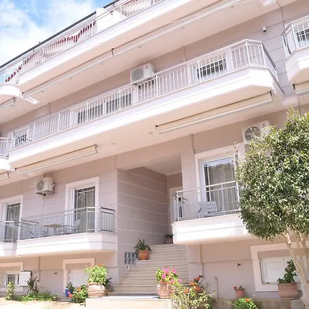 Stoudios Georgias Aparthotel Arkoudi