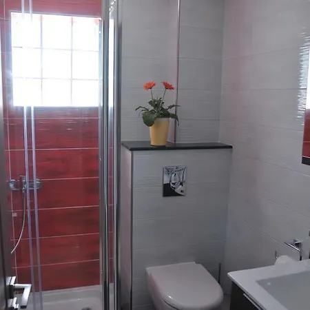 شقة فندقية Stoudios Georgias 4*