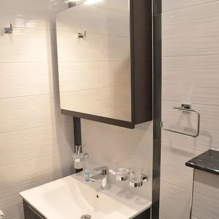 Stoudios Georgias 4*