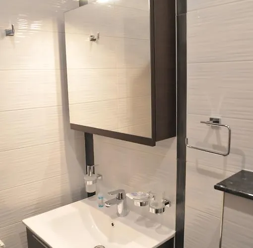 Stoudios Georgias 4*